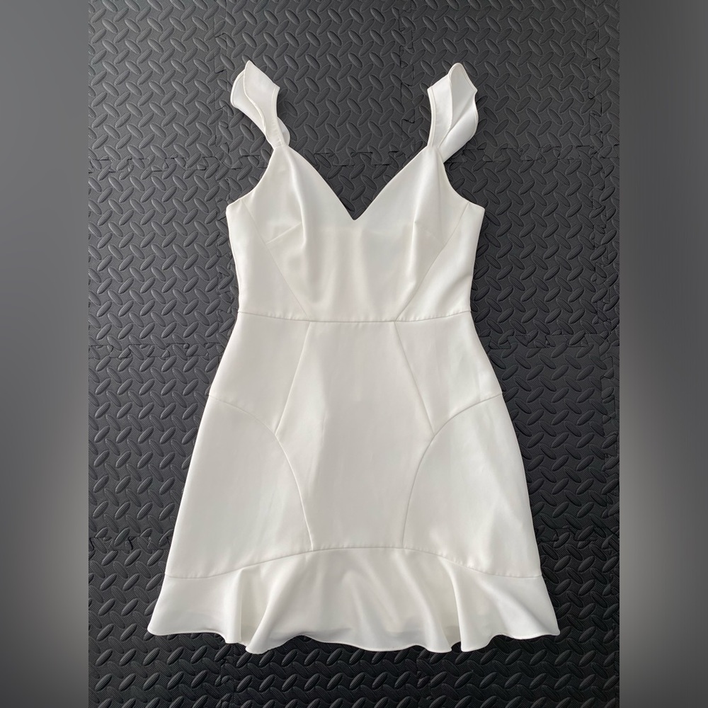 Aidan Mattox Women's White Ruffled V-Neck Sleeveless Sheath Dress size 6